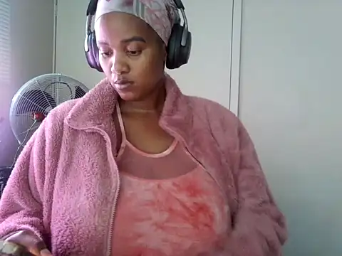 Snapshot of Charlie-Crawford chatting on June 7, 2026, 8:19 am Charlie-Crawford online show from June 7, 2026, 8:19 am