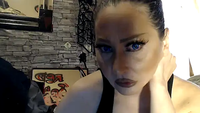 Snapshot of dominatrixredsonyja chatting on June 13, 2026, 5:38 am dominatrixredsonyja online show from June 13, 2026, 5:38 am