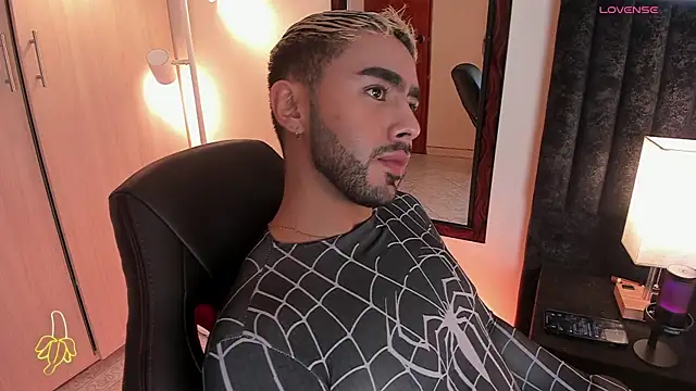 ItsMeEros online show from October 11, 2025, 9:38 pm