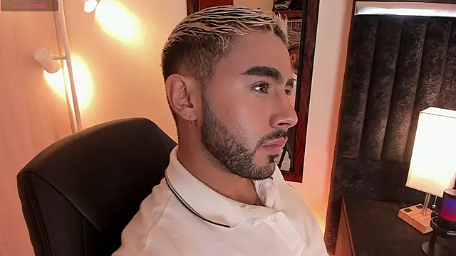 ItsMeEros online show from October 6, 2025, 10:21 pm