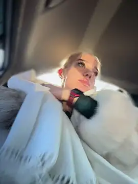 pinkstar  online show from December 1, 2025, 4:46 am