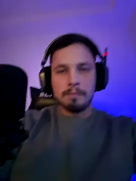 Jonkitzler1 online show from December 22, 2025, 6:52 pm