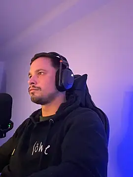 Jonkitzler1 online show from January 14, 2026, 6:44 pm