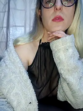 dolcehelena993 online show from January 6, 2026, 11:47 am