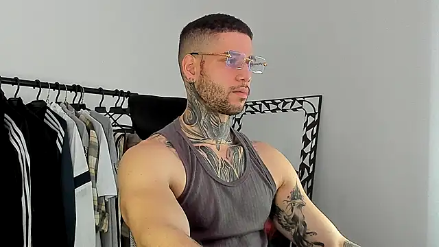 Snapshot of _jamesleandros1 chatting on November 26, 2025, 4:40 pm jamesleandros1 online show from November 26, 2025, 4:40 pm