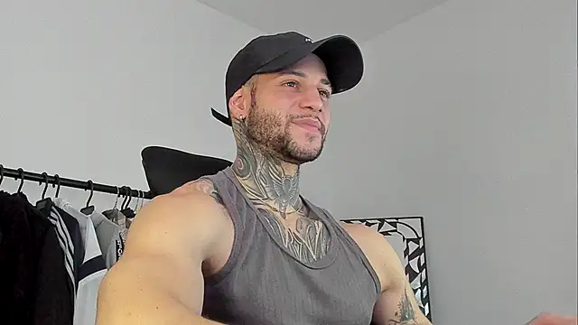 Snapshot of _jamesleandros1 chatting on October 10, 2025, 7:04 pm jamesleandros1 online show from October 10, 2025, 7:04 pm