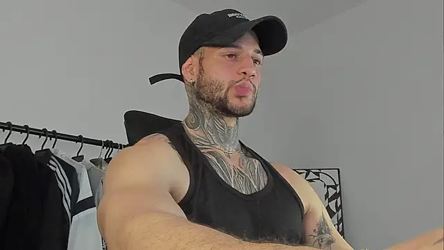 Snapshot of _jamesleandros1 chatting on October 11, 2025, 5:14 pm jamesleandros1 online show from October 11, 2025, 5:14 pm