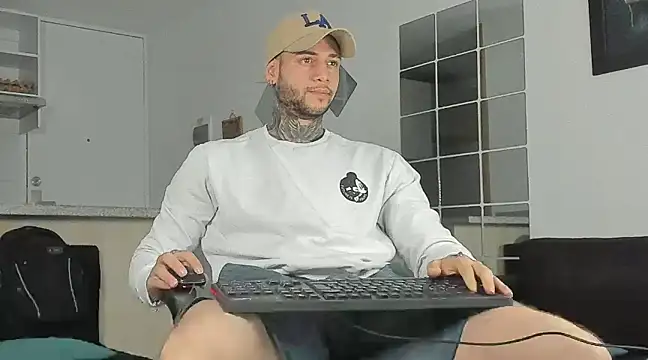  jamesleandros1 online show from January 6, 2025, 1:08 pm