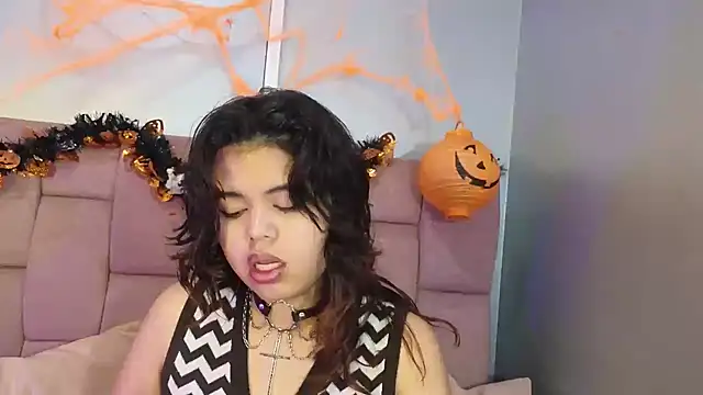 Snapshot of SabinaMerchetti chatting on October 22, 2025, 2:44 am SabinaMerchetti online show from October 22, 2025, 2:44 am