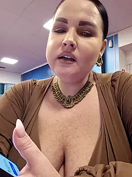 GeorgiaLerox online show from December 1, 2025, 1:34 pm