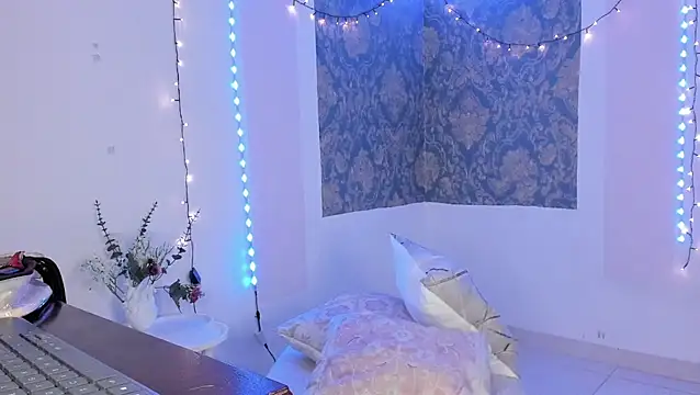 Eva Lee  online show from March 26, 2026, 9:29 am