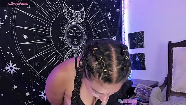 Eva Lee  online show from October 16, 2025, 9:17 am