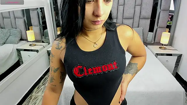 EMMAHILL1 online show from November 16, 2025, 11:15 am