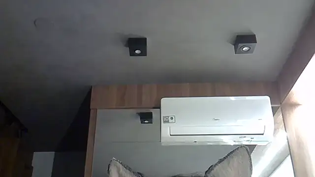 Skinny-Kitten online show from October 13, 2025, 2:35 am