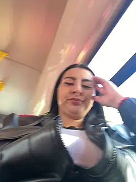 Snapshot of Abril_Luv chatting on April 22, 2026, 12:34 pm Abril Luv online show from April 22, 2026, 12:34 pm