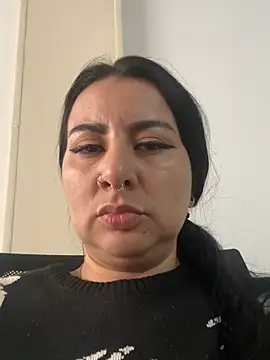 Snapshot of Abril_Luv chatting on April 25, 2026, 1:41 pm Abril Luv online show from April 25, 2026, 1:41 pm