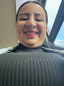 Abril Luv online show from December 18, 2025, 12:31 pm