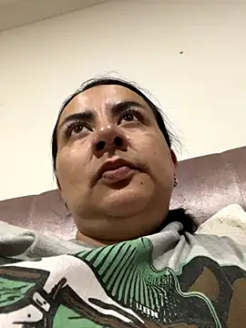 Abril Luv online show from September 9, 2025, 1:38 am