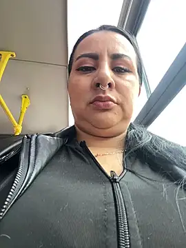 Snapshot of Abril_Luv chatting on May 21, 2026, 12:02 pm Abril Luv online show from May 21, 2026, 12:02 pm