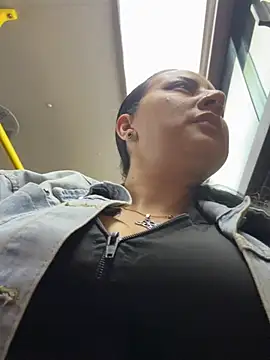 Abril Luv online show from February 13, 2026, 12:21 am