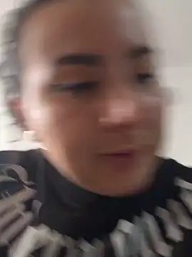 Abril Luv online show from March 28, 2026, 1:56 pm