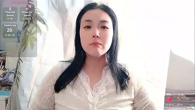 Vivianangn-e online show from April 21, 2026, 6:53 am