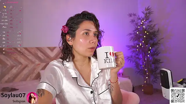 imjess01 online show from May 11, 2026, 2:56 pm