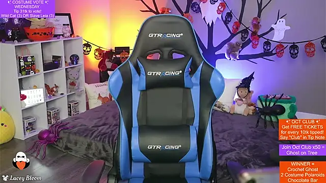 TheLaceyBloom online show from October 8, 2025, 1:29 am