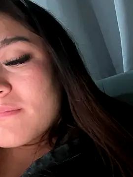 LuceroRm online show from November 19, 2025, 6:24 am