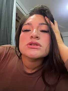 LuceroRm online show from April 28, 2026, 3:55 am