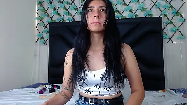 Snapshot of EmmaWilliamss chatting on November 18, 2025, 4:21 pm EmmaWilliamss online show from November 18, 2025, 4:21 pm