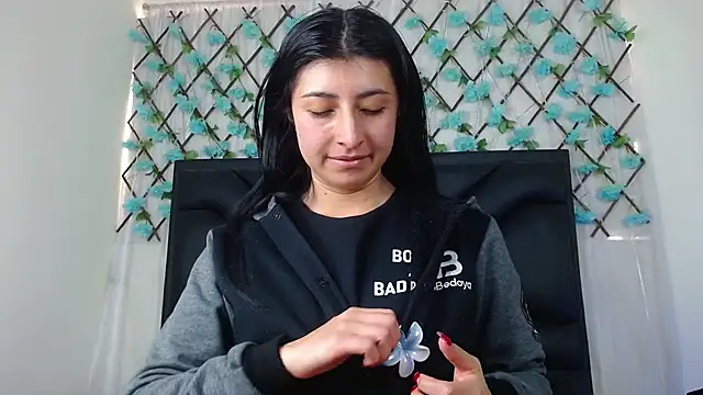 Snapshot of EmmaWilliamss chatting on November 20, 2025, 4:51 pm EmmaWilliamss online show from November 20, 2025, 4:51 pm