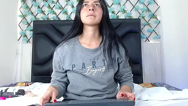 Snapshot of EmmaWilliamss chatting on November 9, 2025, 6:12 pm EmmaWilliamss online show from November 9, 2025, 6:12 pm