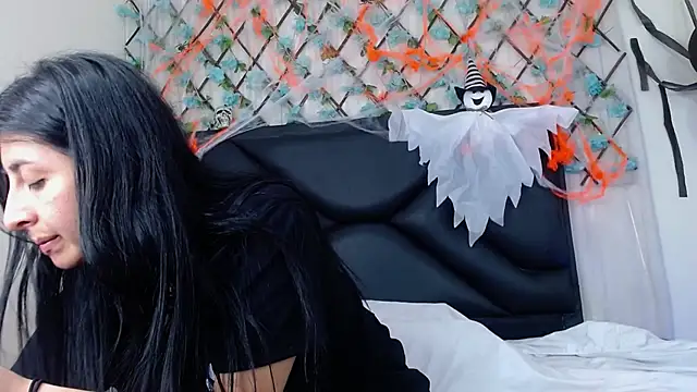 Snapshot of EmmaWilliamss chatting on November 1, 2025, 11:20 pm EmmaWilliamss online show from November 1, 2025, 11:20 pm