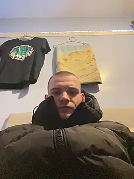 Snapshot of Z1uk chatting on January 7, 2025, 6:14 pm Z1uk online show from January 7, 2025, 6:14 pm