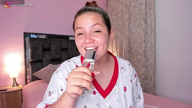 EmilyBarragan online show from January 24, 2025, 8:13 am