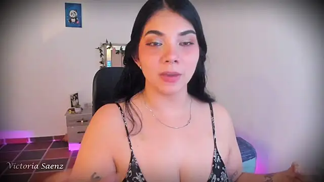 victoriaasaenz  online show from January 14, 2026, 12:36 am