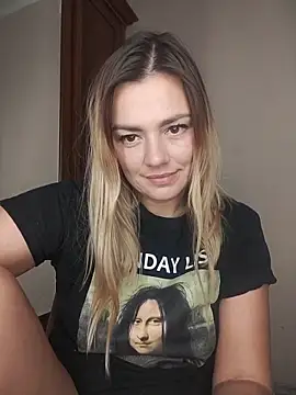 KrissSexi online show from November 3, 2025, 8:45 pm