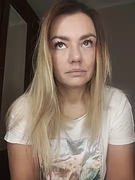 KrissSexi online show from November 14, 2025, 7:34 am