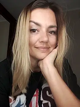 KrissSexi online show from October 6, 2025, 3:02 pm