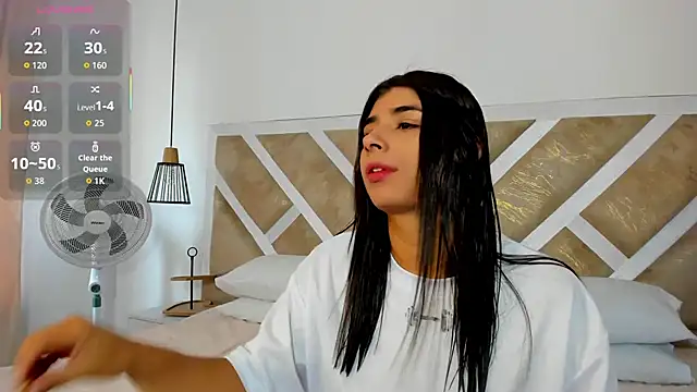 ZiaCalifa online show from March 27, 2026, 2:40 pm