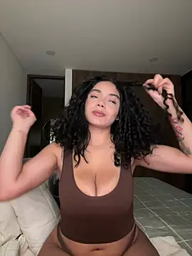 Snapshot of Mariecurl chatting on February 7, 2025, 11:03 pm Mariecurl online show from February 7, 2025, 11:03 pm