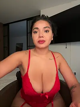 Snapshot of Mariecurl chatting on February 14, 2025, 10:04 pm Mariecurl online show from February 14, 2025, 10:04 pm
