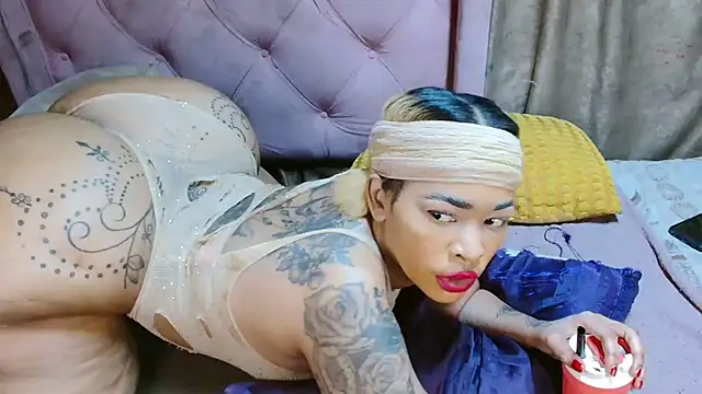 AFRICANGODDESSXXX online show from November 23, 2025, 9:36 pm