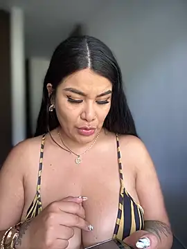 Insane Issa online show from November 22, 2025, 4:17 pm