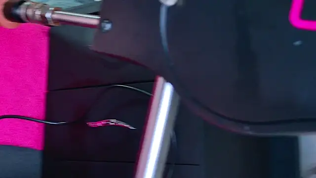 Snapshot of NathaxaLeans chatting on November 9, 2025, 11:36 am NathaxaLeans online show from November 9, 2025, 11:36 am