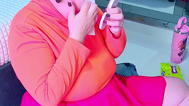 Snapshot of NathaxaLeans chatting on October 17, 2025, 11:45 am NathaxaLeans online show from October 17, 2025, 11:45 am