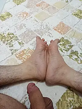 Hardapple01 online show from November 18, 2025, 10:02 pm