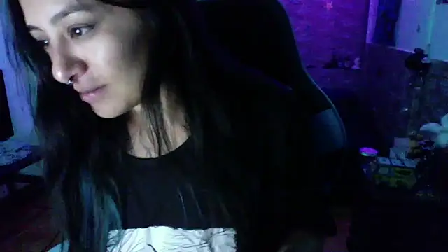 AngelaQueen  online show from October 15, 2025, 6:05 pm