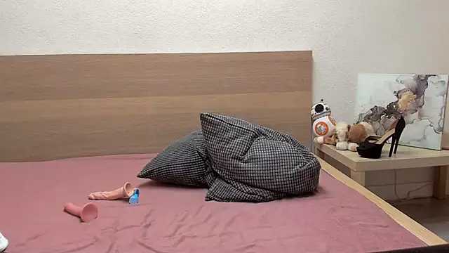 ZoeKhalifa online show from October 26, 2025, 1:00 pm